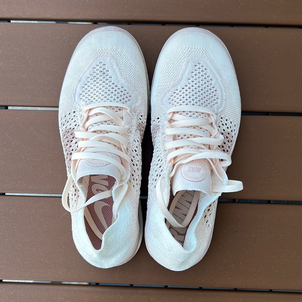 NIKE Free Run Flyknit